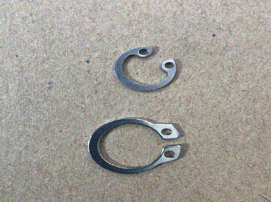 Circuitos exteriores de acero inoxidable anillos de retención para ejes