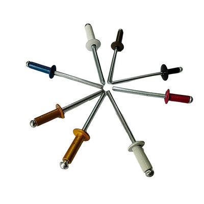 Fácil de instalar Rivets abiertos con buen rendimiento de sellado Diámetro 3,2-4,8/5 mm