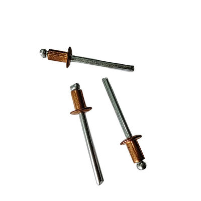 Muestra libre de remaches de cabeza redonda de latón de extremo abierto para aplicaciones automotrices y marinas