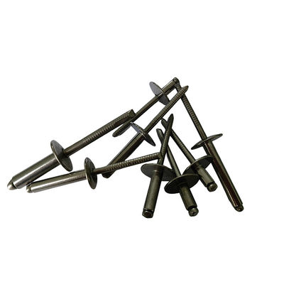 Rebites de acero inoxidable de tipo abierto con cabeza redonda de borde grande con equipos de torno CNC