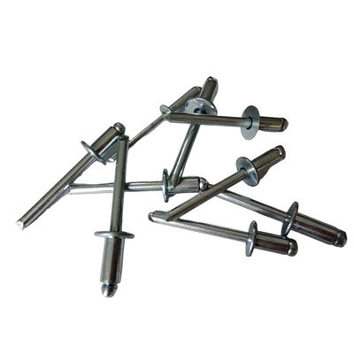 Costo competitivo de hierro superior 6.0 mm longitud alta resistencia remaches abiertos y ciegos estándar DIN