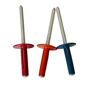 Rivetes duraderos y de trabajo pesado Fuera de las linternas impermeables Rivetes en el estándar DIN