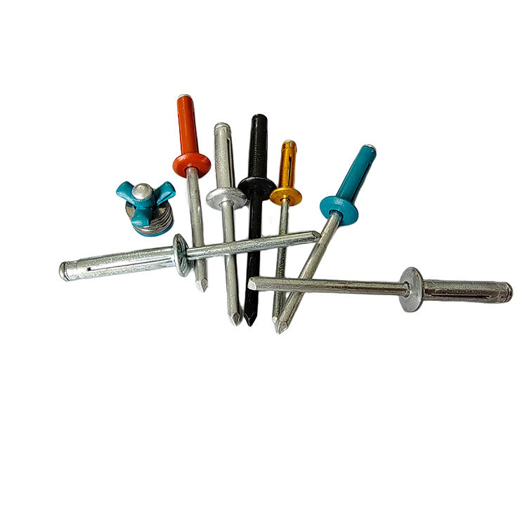 Rivetes duraderos y de trabajo pesado Fuera de las linternas impermeables Rivetes en el estándar DIN